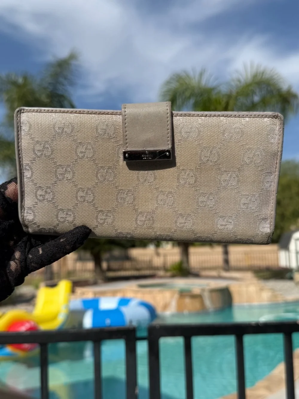 Gucci Taupe GG Canvas Continental Wallet - Picture 2 of 5